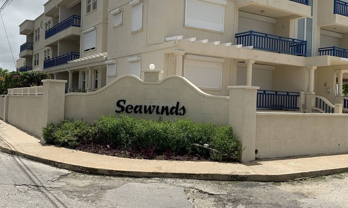Silver Sands Apartment | SEAWINDS. Economical Accommodation - Two minute walk from the beach.