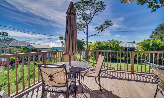 Sebastian Highlands House | Sebastian Home w/Large Deck Near Golfing & Beach