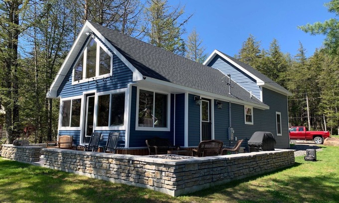 Dover-Foxcroft Cabin | Sebec, Maine Lakefront Retreat – Modern Comfort & Four-Season Adventure