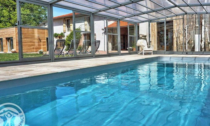 Saint-Germain-Lespinasse Cottage | Secluded Retreat: Heated Pool, Spa, Sauna & Fun Activities near Roanne!