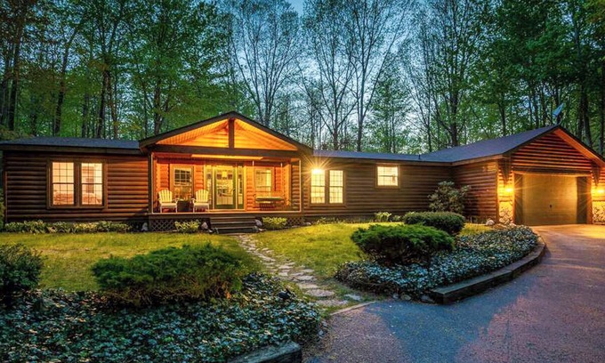 Fennville Cottage | Secluded 3-bedroom cottage near the beach w/hot tub/sauna, game room, fire pit.
