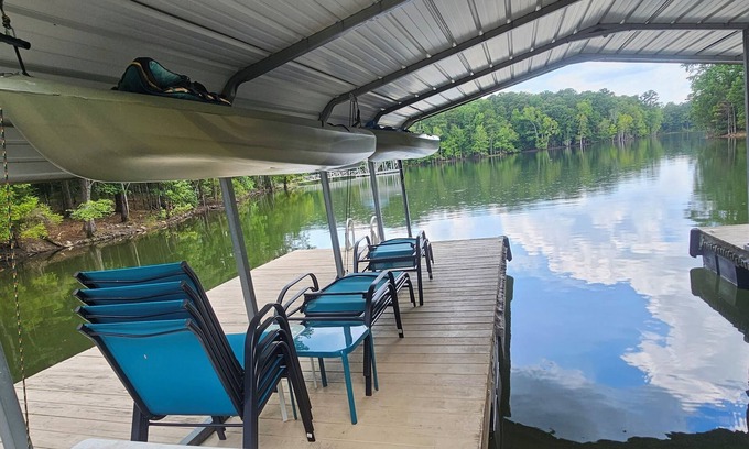 Lincolnton House | Secluded 3 bedroom retreat on Lake Thurmond/Hill with a private dock.
