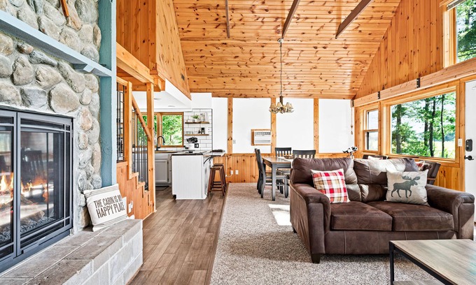 Hayward House | Secluded 4-season cabin w/private waterfront, epic game room & mins from trails