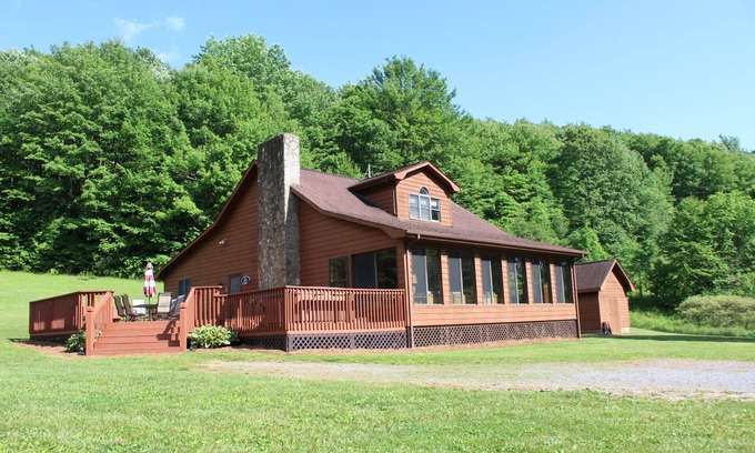 Wilson Creek House | Secluded Cabin near VA Creeper Trail. WiFi-A/C-Hot Tub-Deck-Grill-Pond-Firepit!