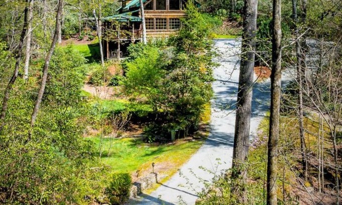 Brevard Cabin | Secluded Cabin on Private 6 Acres w/2 Waterfalls & 4 Streams Near Brevard