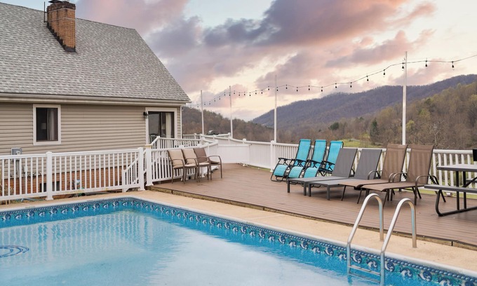 Lovingston Cabin | Secluded Cabin– Pool w/Mountain Views