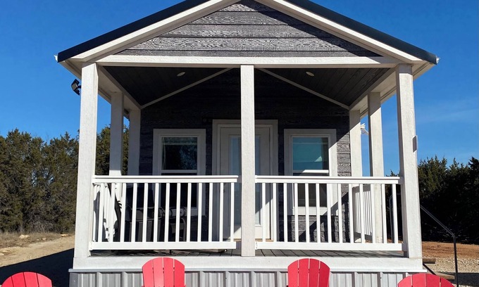 Graford Cabin | Secluded CapeWest Cabin @Graford, TX close to Rocker B