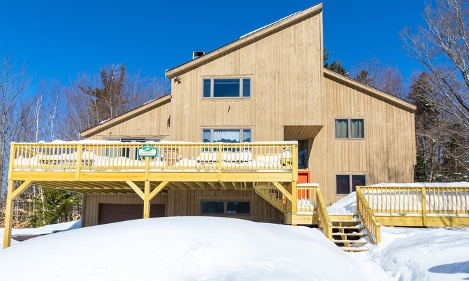 Peru House | Secluded Chalet, Mountain Views, Sauna+ Hotub (Near Stratton, Magic, Bromley Mt)