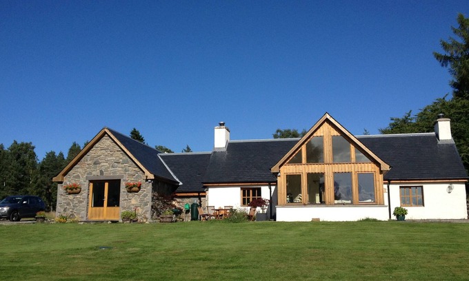 Kingussie Cottage | SECLUDED COTTAGE IN THE VERY HEART OF THE HIGHLANDS OF SCOTLAND