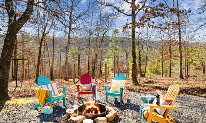 Octavia Cottage | Secluded Cottage on 50 Acres - -30 min from Hochatown