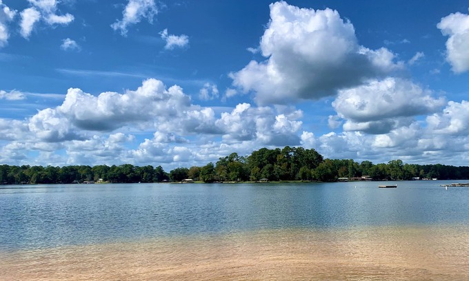 Hillister Cottage | Secluded Cottage with Lake and Park Access - Limo Golf Cart, Boat, and Hot Tub!