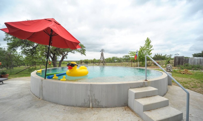 Blanco House | Secluded Country Hideaway w/Fire Pit & Pool!