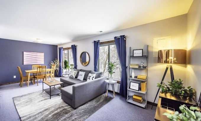 Arborview Neighborhood House | Secluded, Cozy 4BR, A2 Old West Side