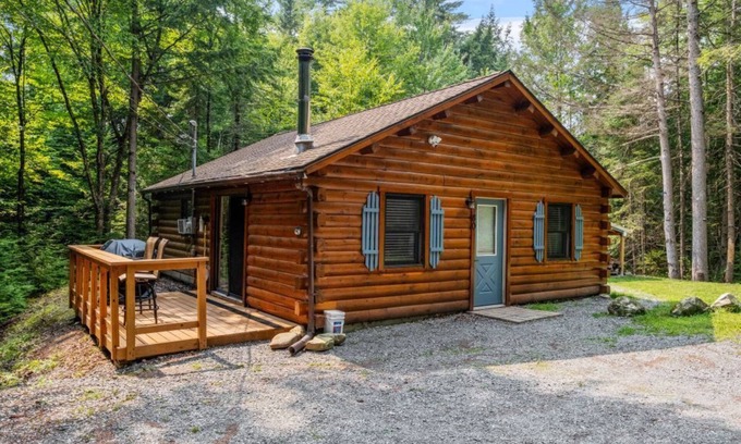 Woodsville Cabin | Secluded Cozy Cabin in Mountain Lake Community!