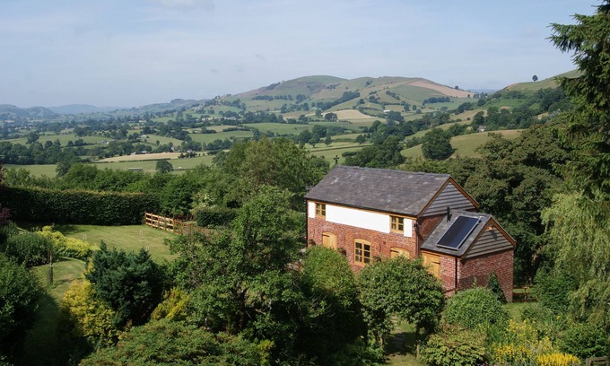 Rhydycroesau Cottage | Secluded Detached Stable/Barn Conversion On The Border Of Shropshire And Wales