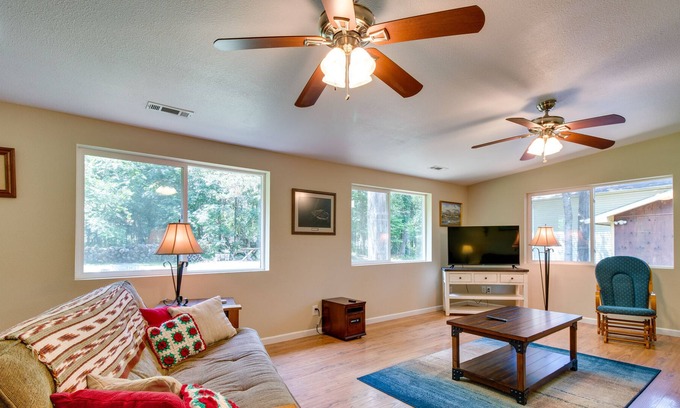 Diamond City House | Secluded Diamond City Home w/ Fire Pit!