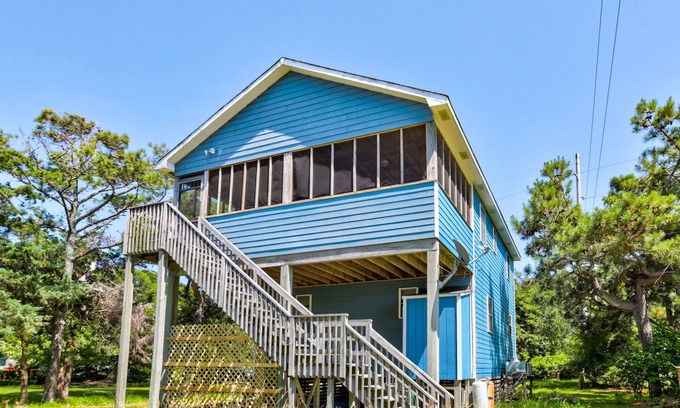 Frisco House | Secluded dog-friendly home with fast WiFi, washer/dryer, and central AC