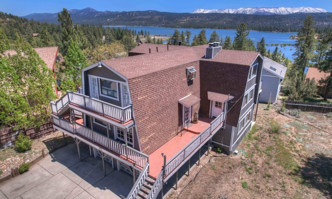 Fawnskin House | Secluded Dog Friendly Mountain Retreat Close Attractions, Ski Slopes
