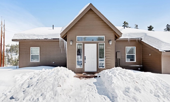 Winter Park Highlands House | Secluded, dog-friendly home w/ mountain views, a private deck, & hot tub!
