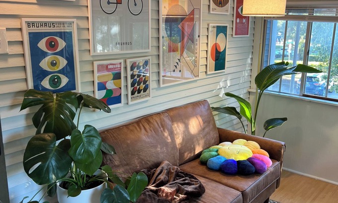 Thornton Park Apartment | Secluded Downtown Orlando Apt w/Lake Eola View, King Bed, and Free Parking
