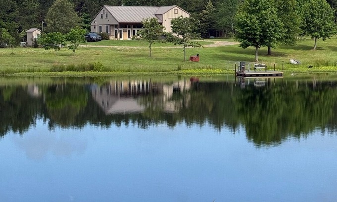 Cherokee County Cabin | Secluded East TX Cabin w/Hot Tub, Fishing Pond, Firepit & Scenic Views