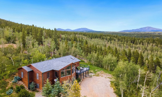 Hartsel Cabin | Secluded Estate w/Game Room, 35 Mins to Breck