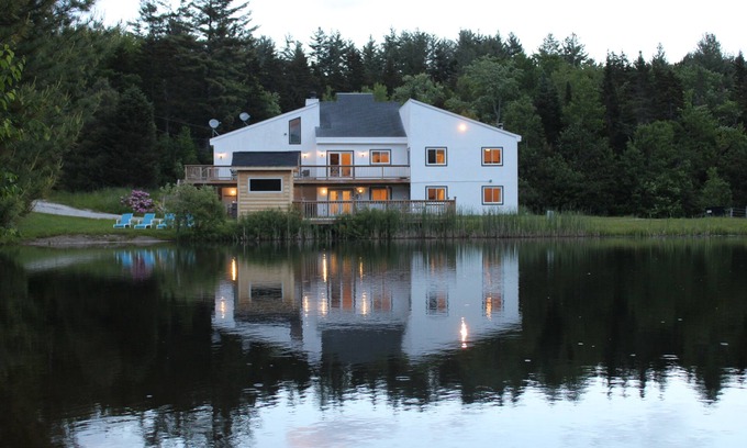 Londonderry House | Secluded Estate with Private Lake, Swimming Pool and Hot Tub