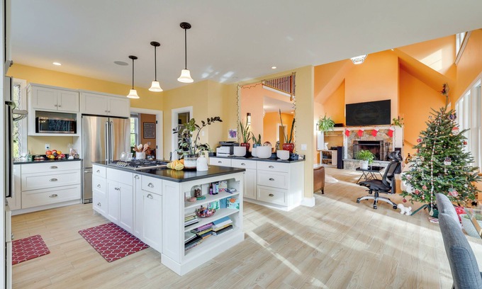 Voluntown House | Secluded Family Home Near Hiking in Voluntown!