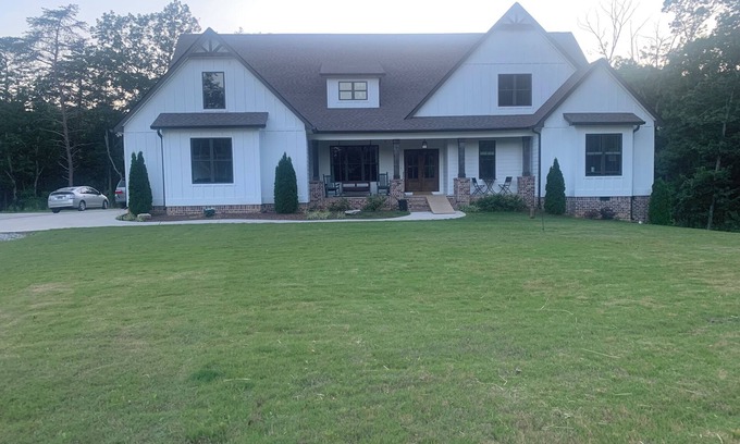 Ringgold House | Secluded Getaway, 5-Bedroom home in Ringgold, GA