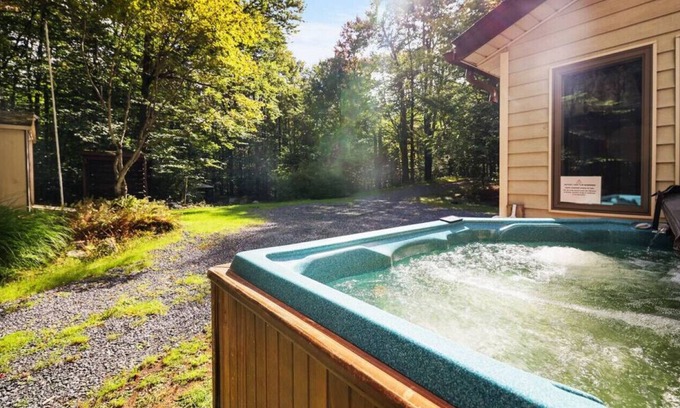 Tunkhannock Township House | Secluded Getaway in the Pocono Mountains