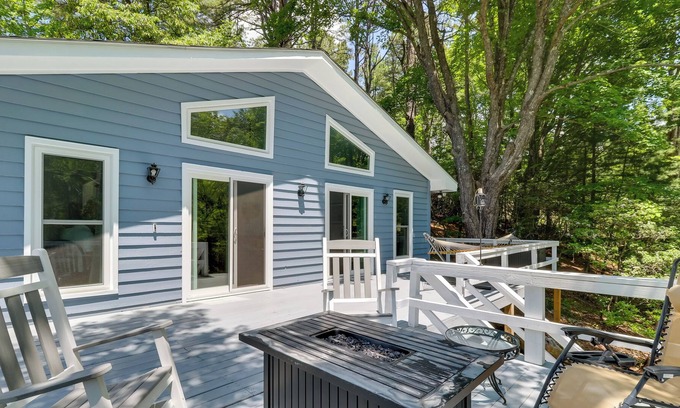 Millers Creek House | Secluded Getaway ~ 3 Mi to Blue Ridge Parkway