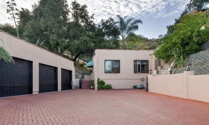 Verdugo Woodlands House | Secluded Guesthouse with pool access.