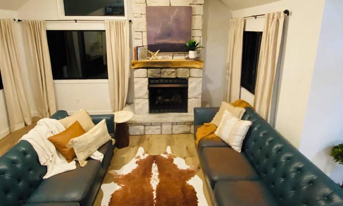 Shipshewana House | Secluded, handcrafted 4-bedroom house in Amish country, Shipshewana