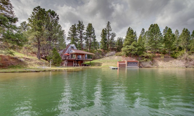 Wolf Creek Cabin | Secluded Holter Lake Vacation Rental w/Deck!