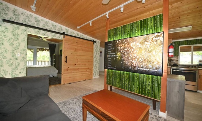 Leilani Estates House | Secluded house, Opening special!