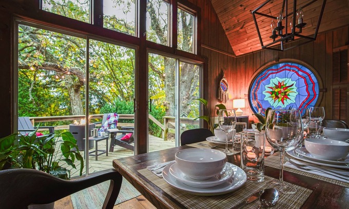 Twin Lakes Cabin | Secluded in the Woods, Hot Tub