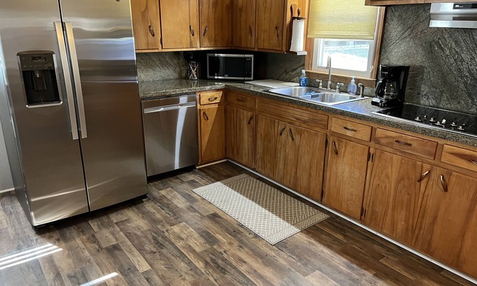 Jamestown House | Secluded Jamestown home near great restaurants
