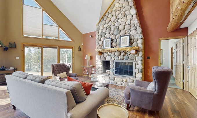 Wakefield House | Secluded lakefront getaway with private dock