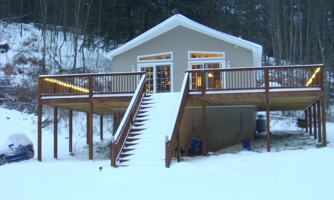 Mehoopany Cabin | Secluded Lodge: Rural Retreat with Spa