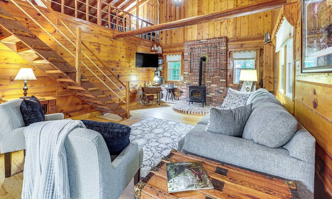 Walkersville Cabin | Secluded Lodge Stay: Day Trip to Audra State Park!