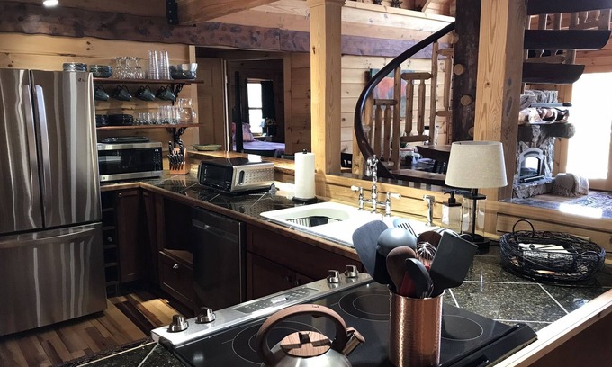 Ferguson Cabin | Secluded log cabin, view, hot tub, 1G internet, WiFi, decks, fire table