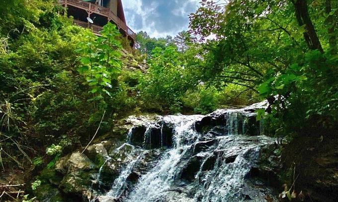 Chatsworth Cabin | Secluded Luxe Cabin with Waterfall/Creek Views 2 Decks, and Hiking!