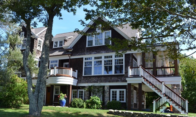 Kenyon House | Secluded, Luxurious Getaway, Escape The City W/Private Beach & Waterfront Dock