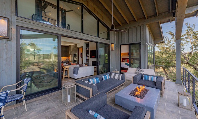 Point Pedernales House | Secluded Luxury at Lola's Lakefront: Treehouse, Fireplace, Decks & Pickleball