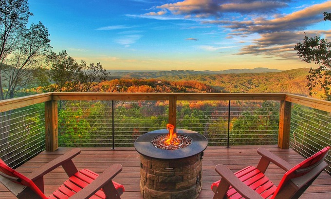 Chalet Village North Cabin | Secluded Luxury Cabin! 3 King Suites! 7 Fireplaces! Hot Tub! BREATHTAKING VIEWS!