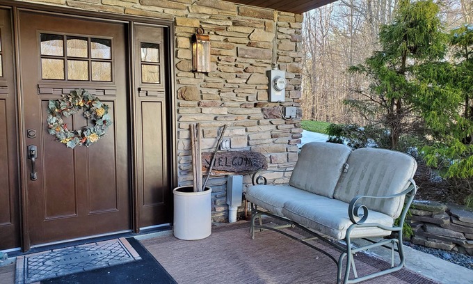 Gillett Cabin | Secluded Luxury Cabin in the Endless Mountains