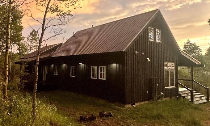 Wayan Cabin | Secluded Luxury Cabin near Star Valley, Wyoming