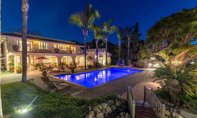 Encino House | Secluded Mediterranean villa in the hills