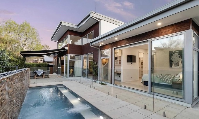 Narrabundah House | Secluded modern residence - Inner South
