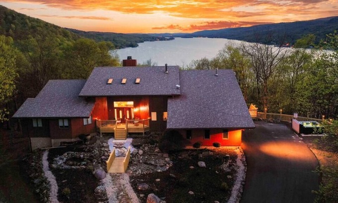 Greenwood Lake Villa | Secluded Mountain View Villa/14 Acres/Grand Spaces